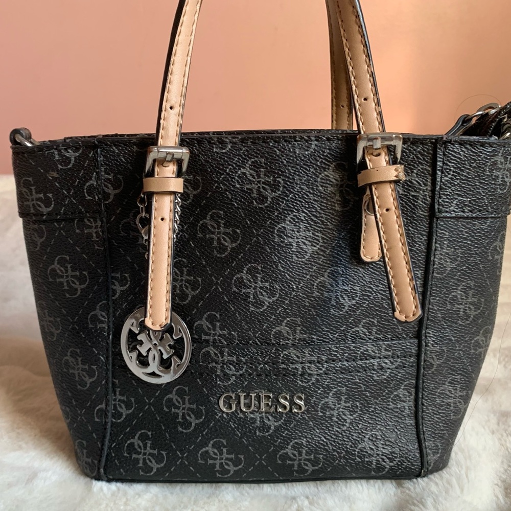 Guess purse✨